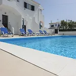 Apart Quinta Dos Martins - Swimming Pool - By Bedzy