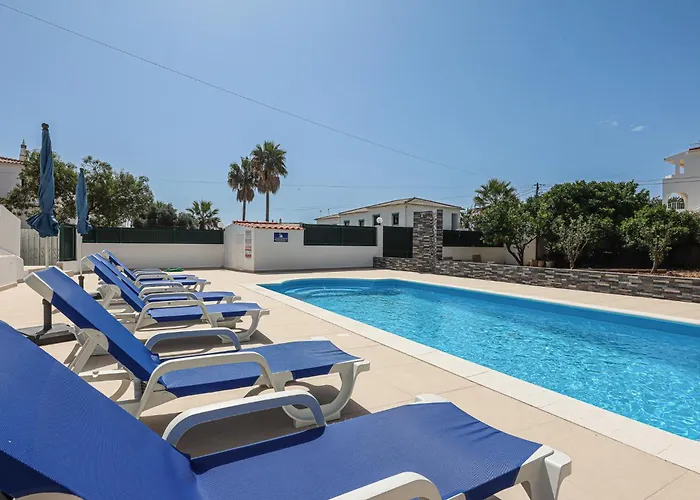 Apart Quinta Dos Martins - Swimming Pool - By Bedzy