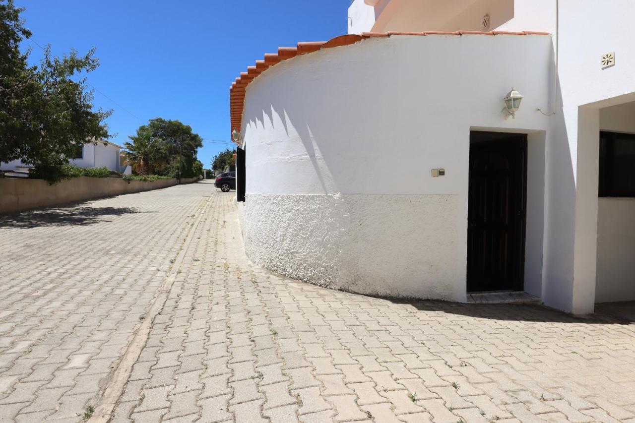 Quinta Dos Martins - Swimming Pool - By Bedzy *